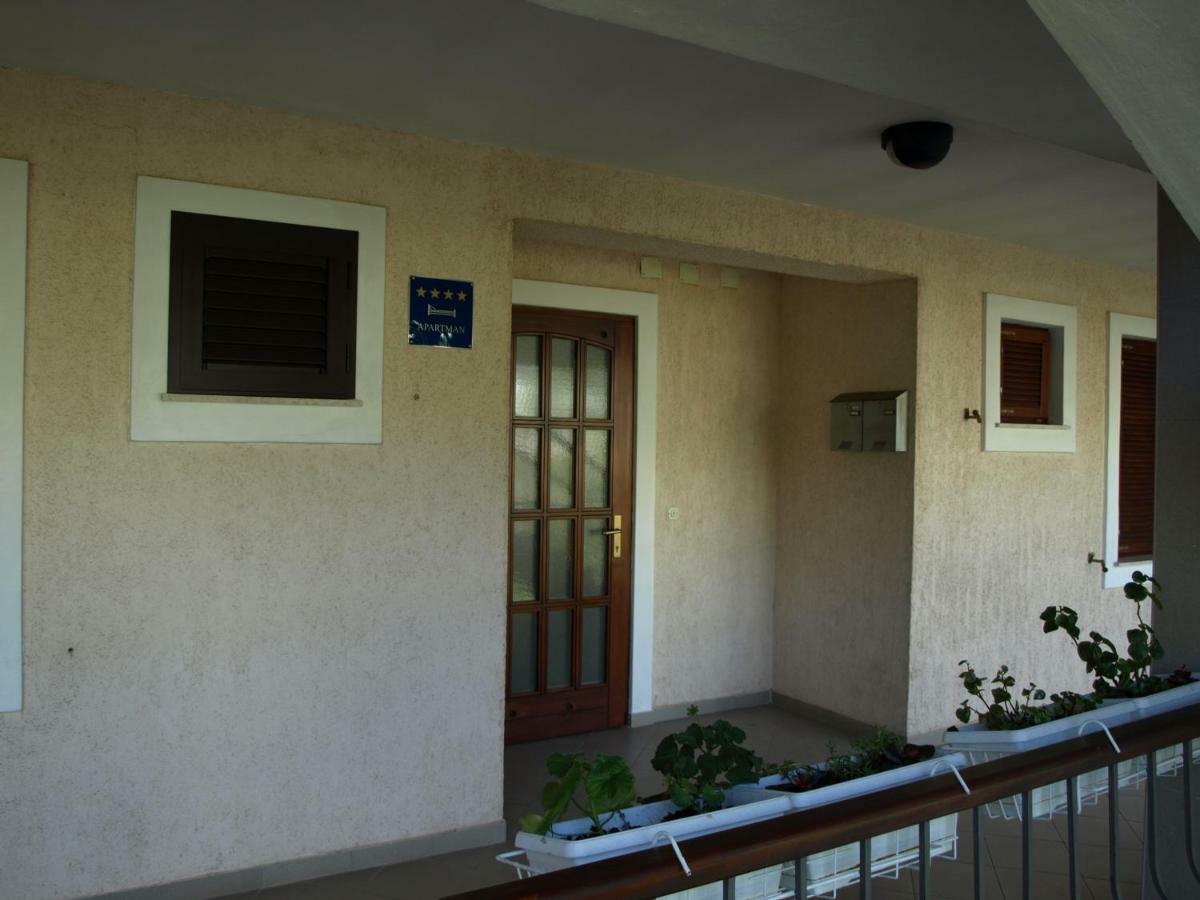 Apartment Branko With Free Parking Ičići Esterno foto