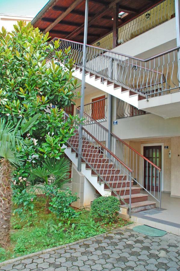 Apartment Branko With Free Parking Ičići Esterno foto