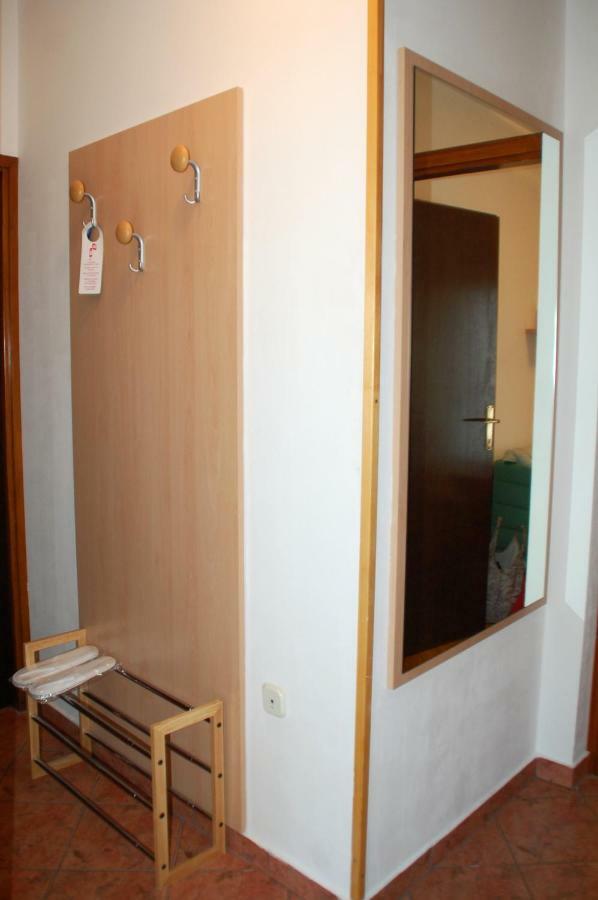 Apartment Branko With Free Parking Ičići Esterno foto