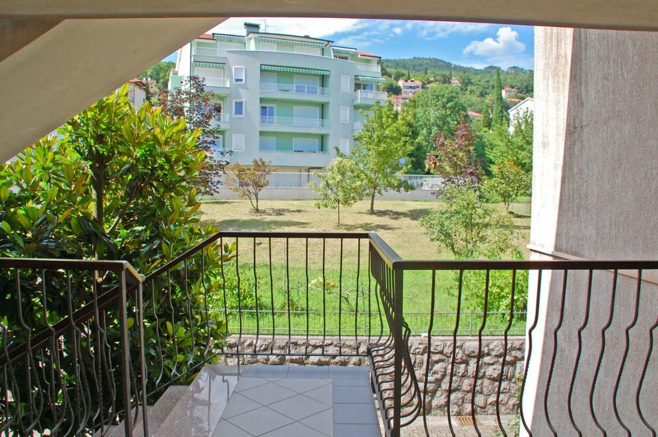 Apartment Branko With Free Parking Ičići Esterno foto